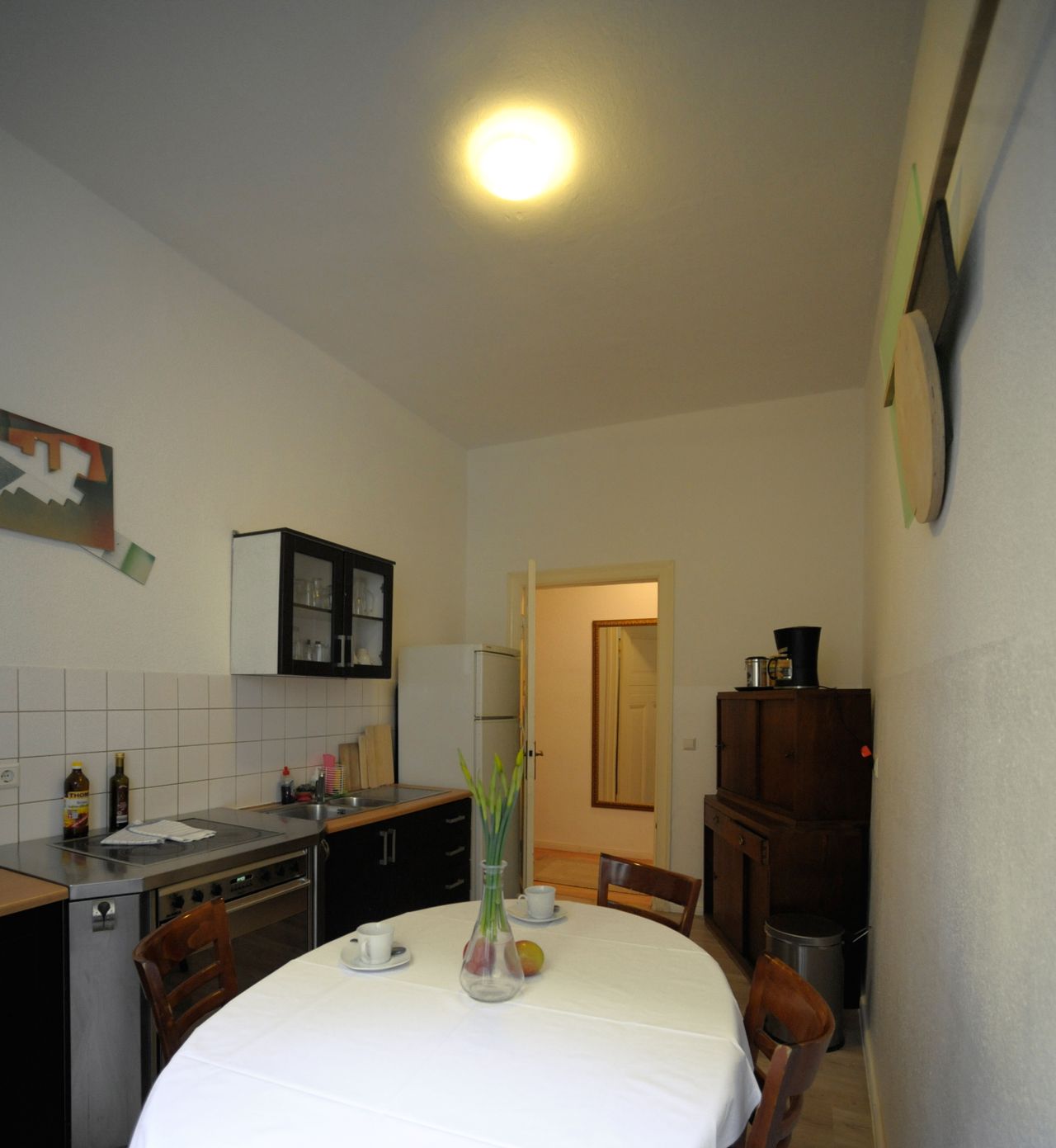 Bright and Spacious Apartment with Balcony