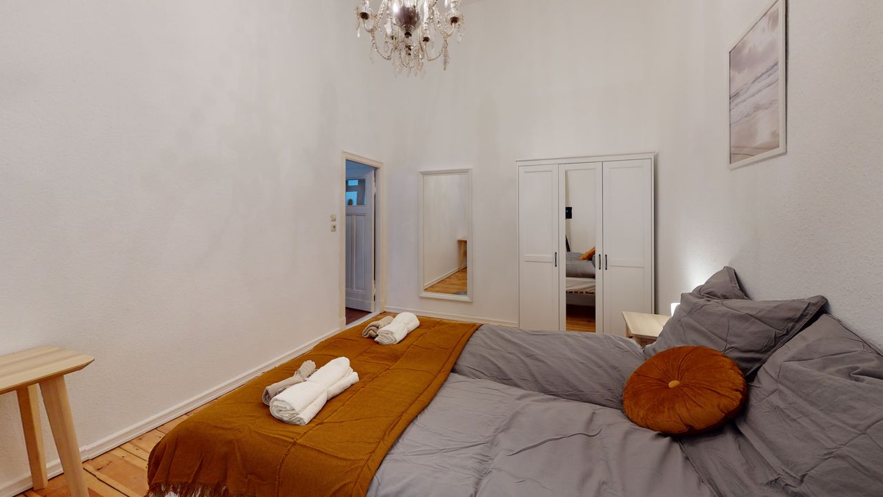 Comfortable, well designed two-room apartment on the ground floor, in the heart of Charlottenburg