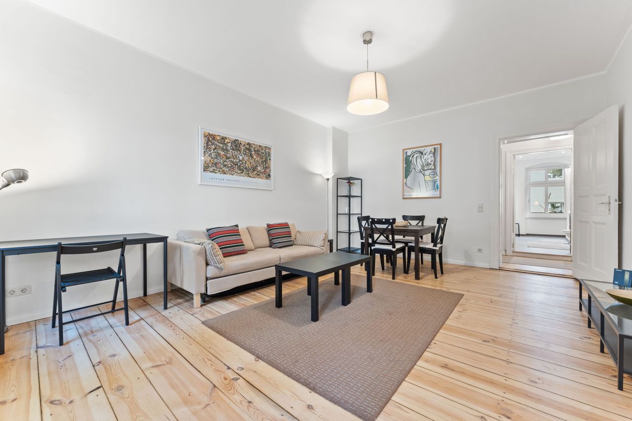 Large Renovated One Bedroom Apartment near Kulturbrauerei
