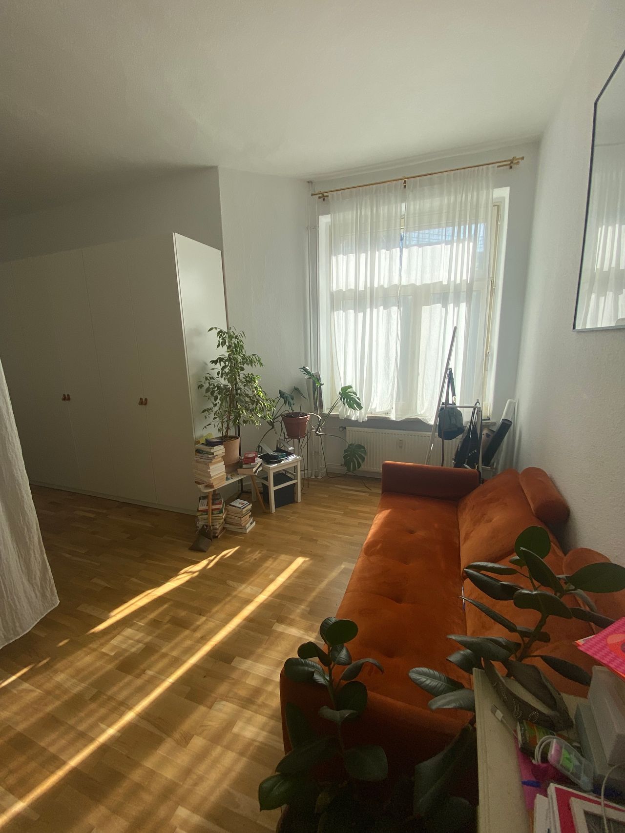 Sunny, calm home in Moabit