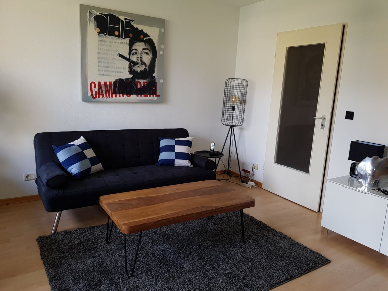 Modernly furnished 1-room apartment in a central and yet quiet location, for long term rental, for immediate rental, at least for 1year with option of extension