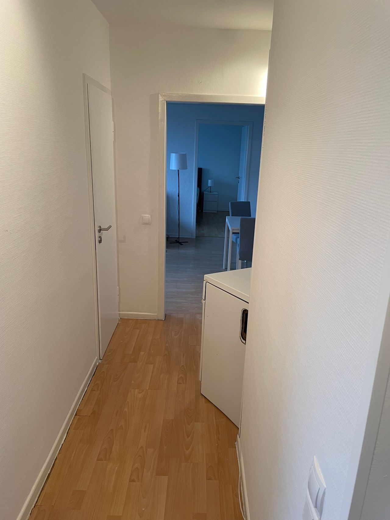 Schöne, helle Wohnung in der Südstadt mit Balkon (Garage im Haus separat anmietbar)