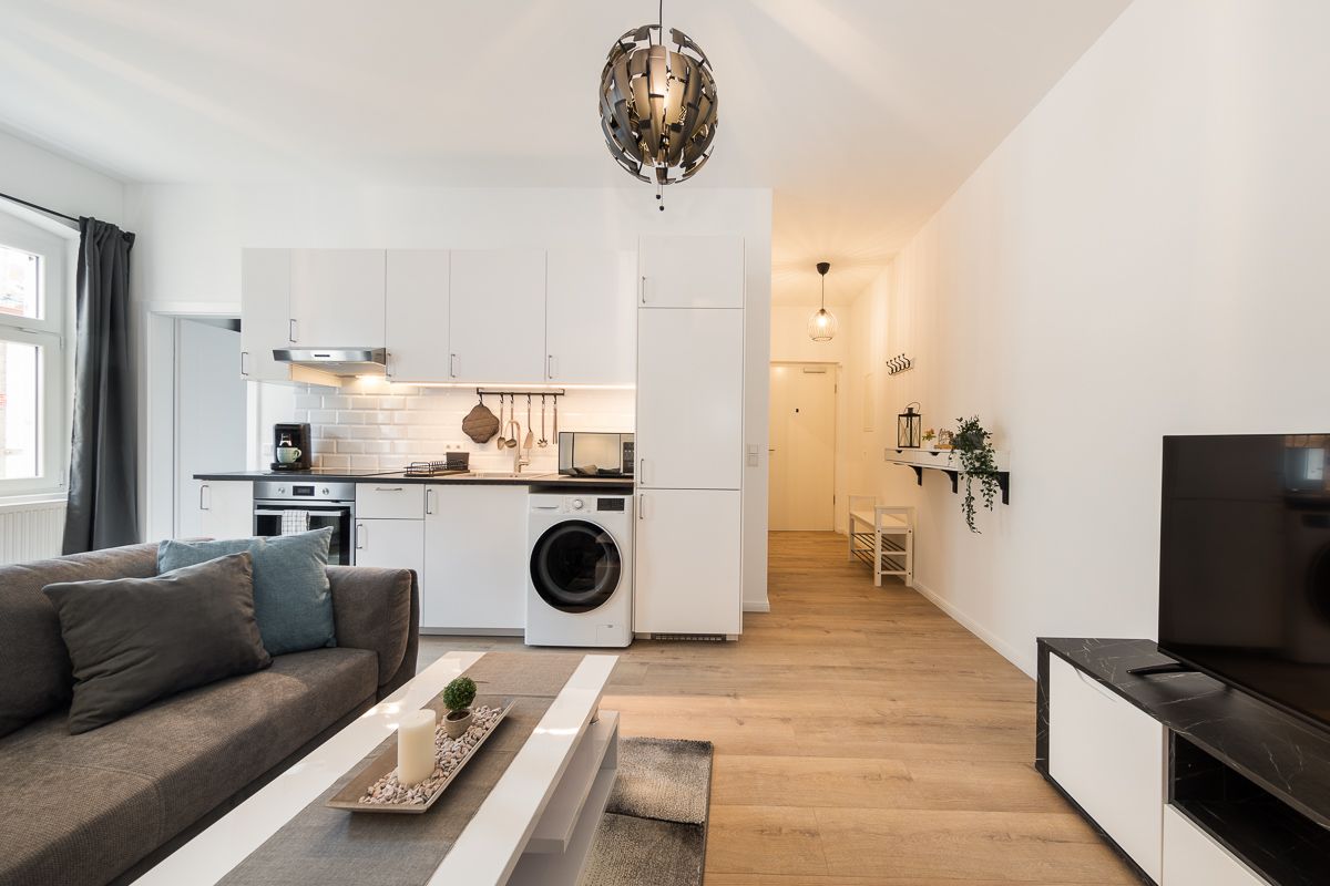 brand new & central apartment 1-bedroom + workplace + kitchen | Berlin Gesundbrunnen