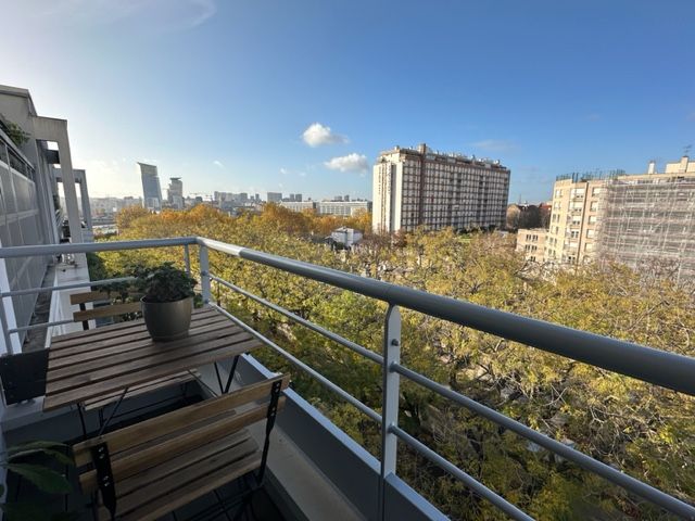 New and carefully furnished three-room apartment with a wonderful view of Paris