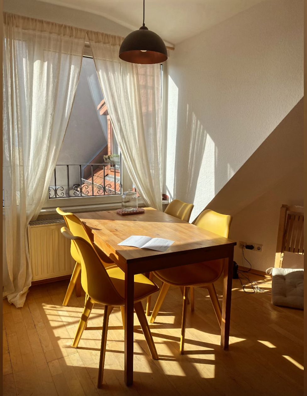 Fashionable sunny and bright flat in Friedrichshain (Berlin)