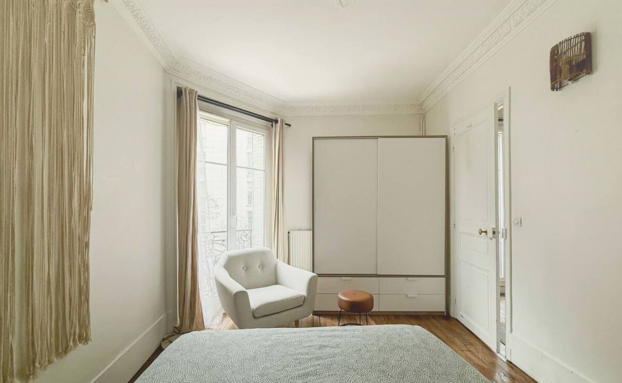 a charming studio located on the 2nd floor of a beautiful Parisian building in the 14th arrondissement of Paris.