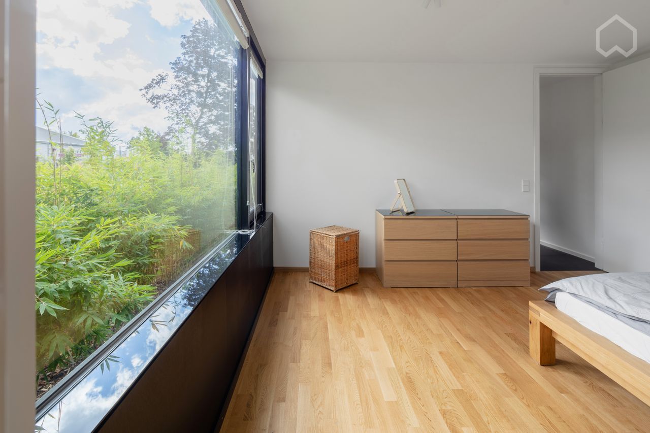 Quiet apartment in stylish architect’s house with garden in central but quiet southwest orientation in Braunschweig Gliesmarode