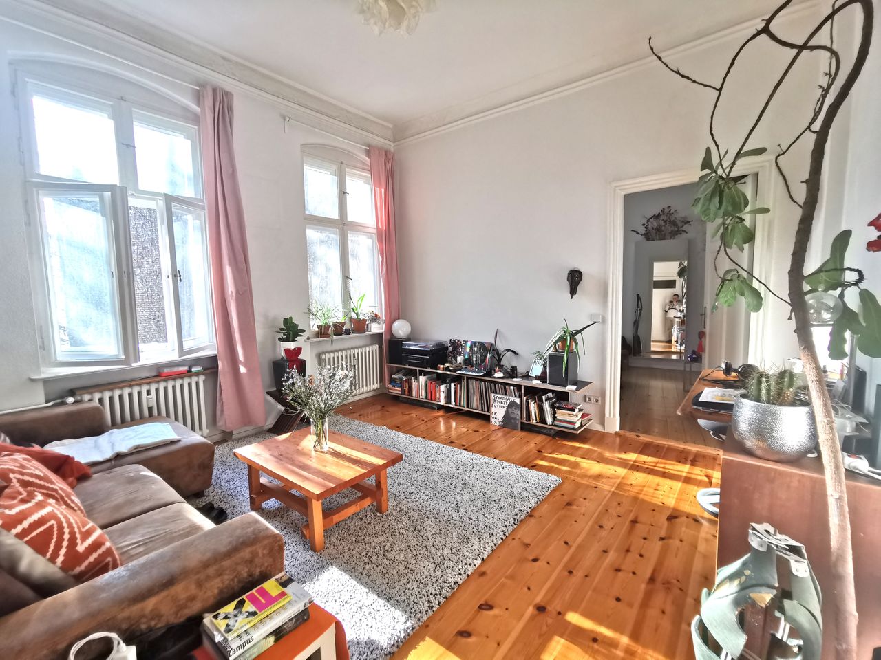 Cosy & Spacious 3 Room Artist Apartment in Berlin Center