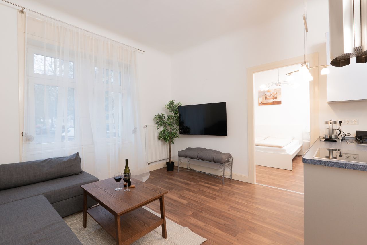 Modern 2-Room Apartment in Prime Location at Elsässer Platz, Wiesbaden