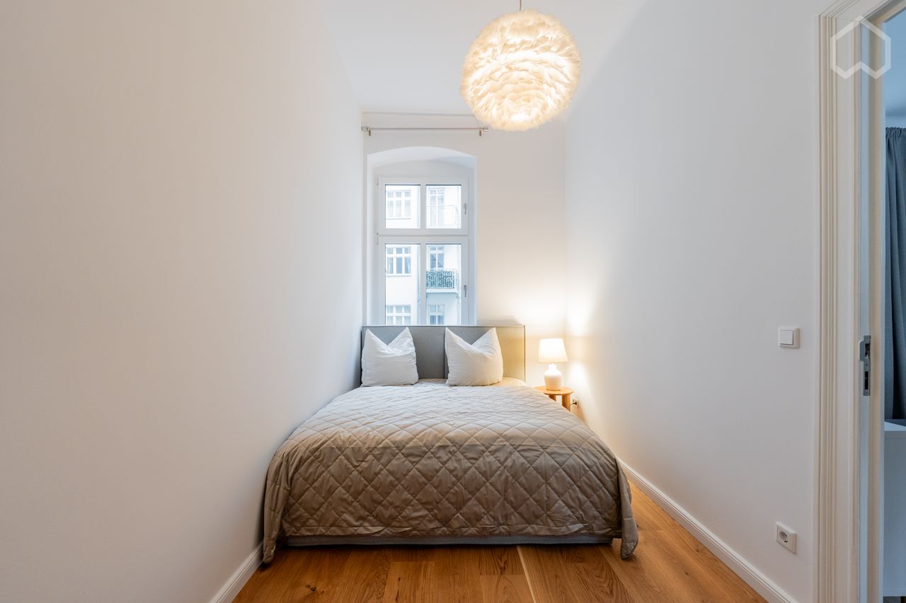 Spacious and luxurious 2-room apartment in best Berlin-Mitte location
