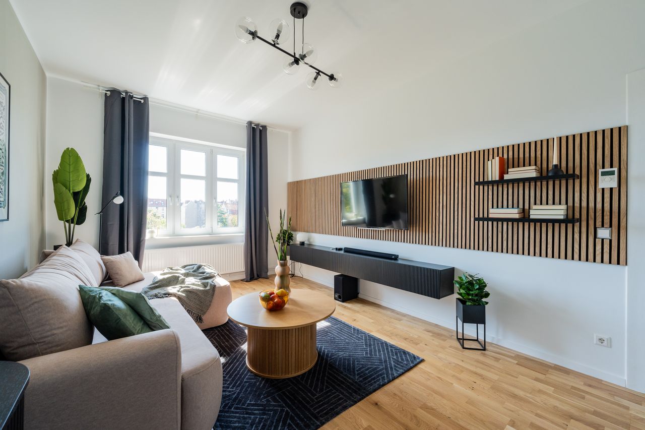 Elegant Comfort in Trendy Berlin: Just Renovated Modern Apartment