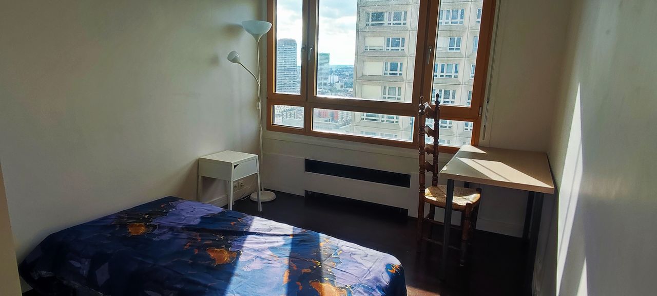 A Room in a Coliving flat - View on La Tour Eiffel - Paris 13