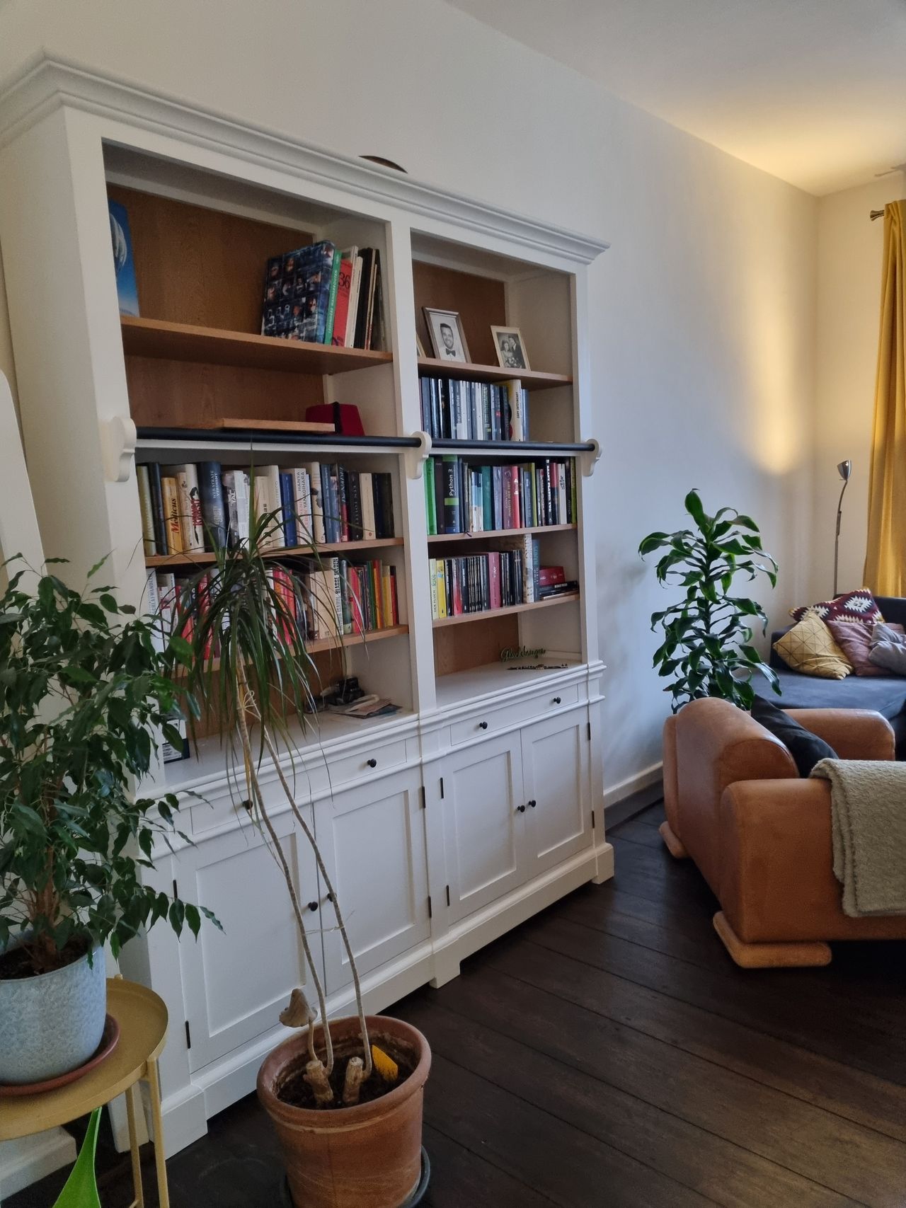 Spacy and cozy apartment in Charlottenburg (Feb-May)