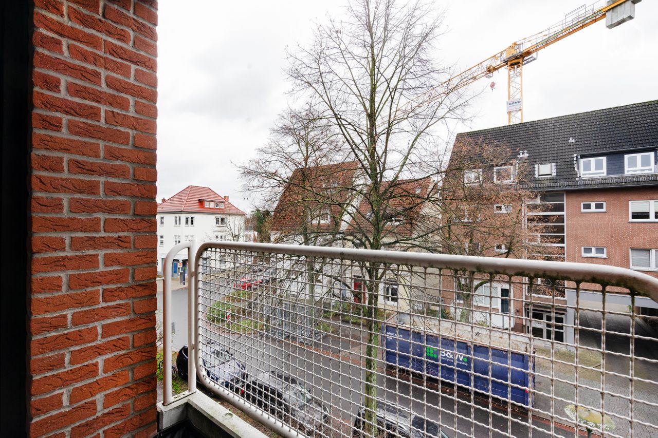 Spacious 2-room apartment with balcony in Schwachhausen, 15 minutes to the main train station