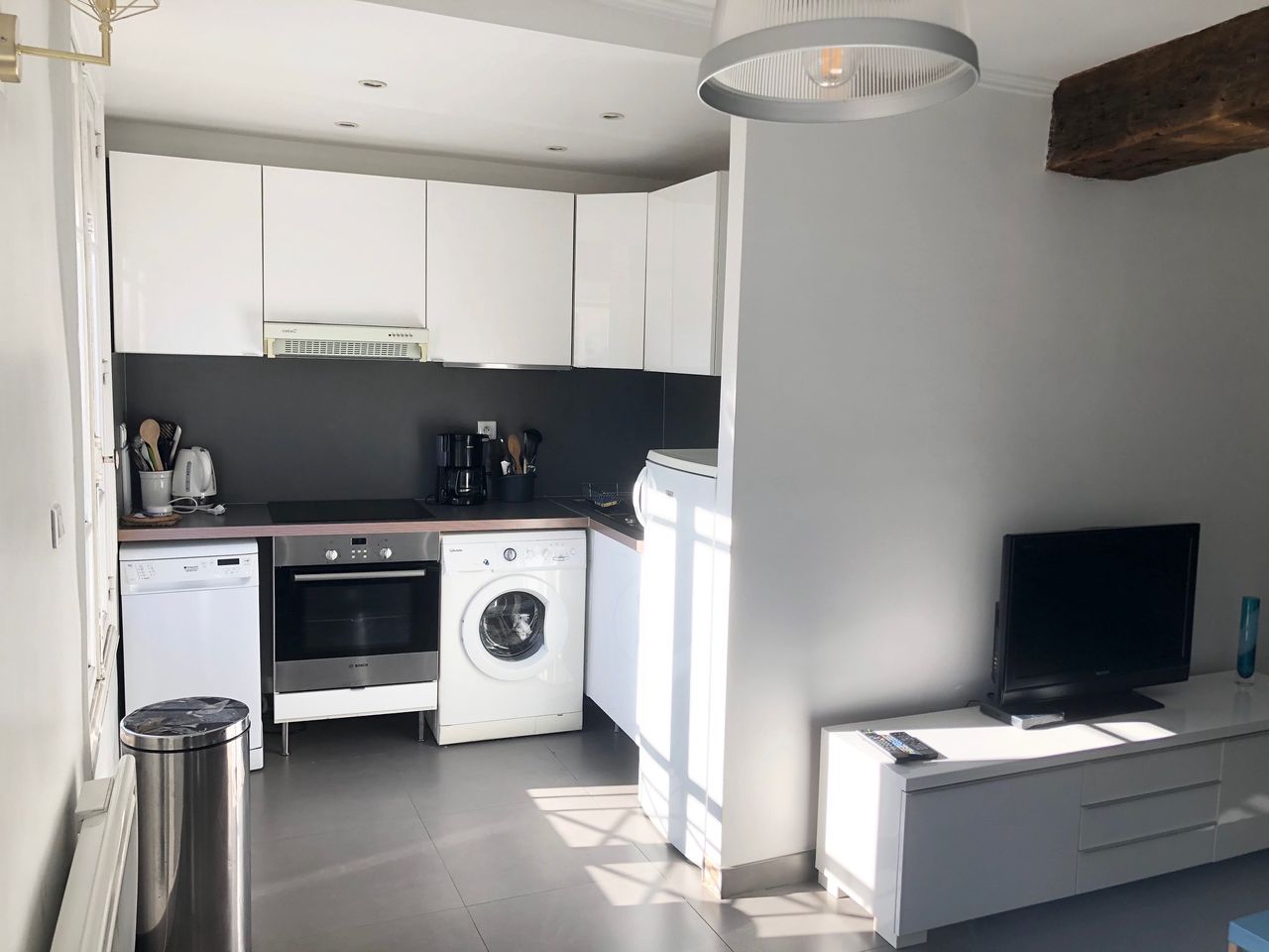 Charming 1 bedroom flat - Quiet street in the heart of the popular and lively Montorgueil district - calm and bright