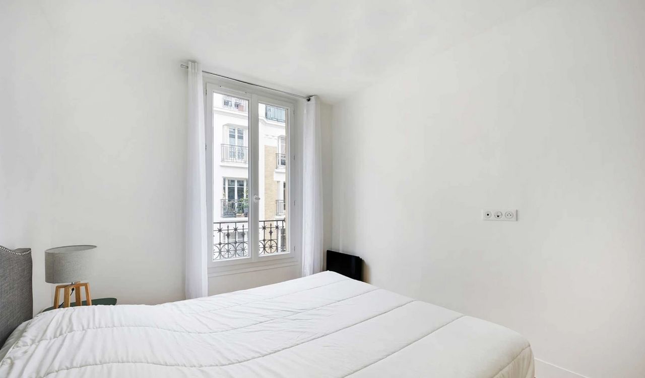 Stylish equipped 2-room apartment in the 18th arrondissement of Paris, close to the Sacré-Coeur with real Parisian charm