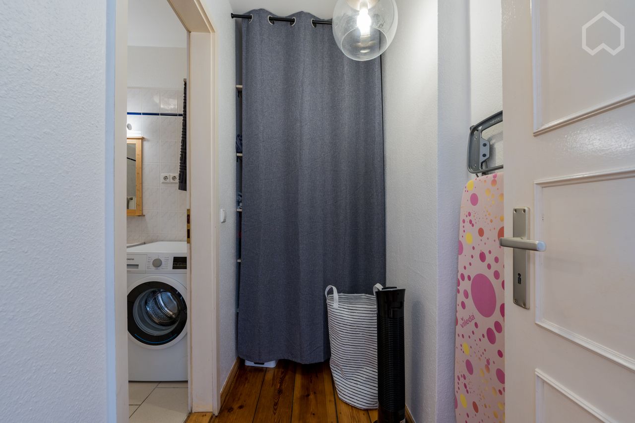 Prenzlauer Berg: Cozy, bright and quiet 2-room apartment in top location! /Appartement 2 pièces cosy, ensoleillé et calme, idéalement situé