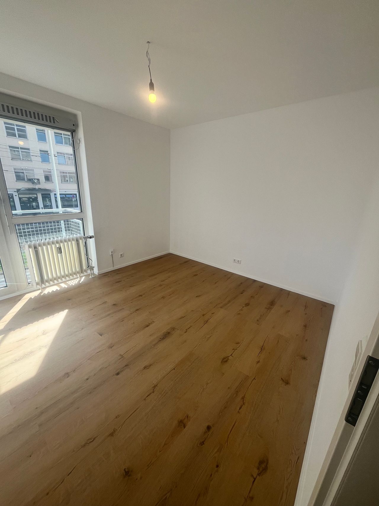 Newly renovated and fully furnished 3-room apartment in a central location in Karlsruhe