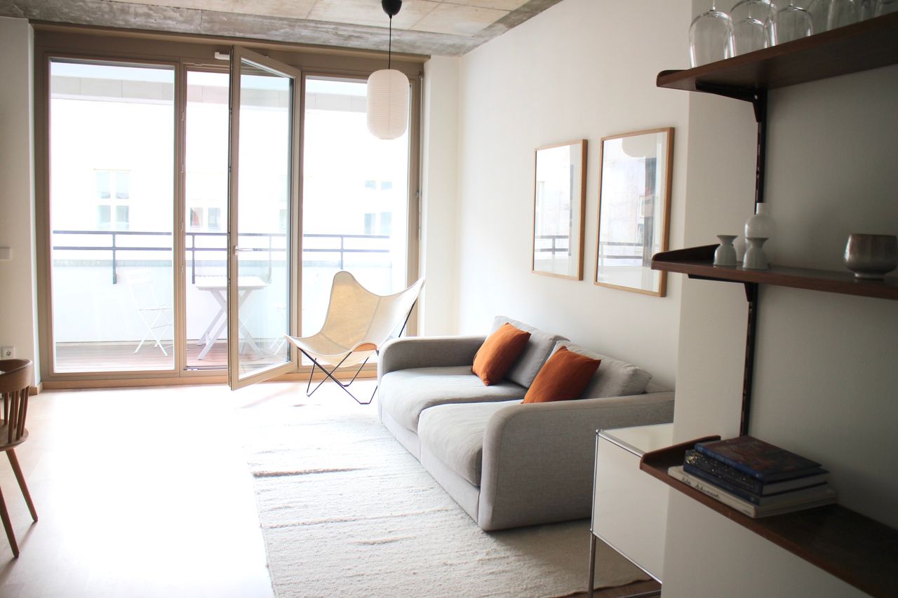 Quiet & sunny apartment with balcony in Mitte