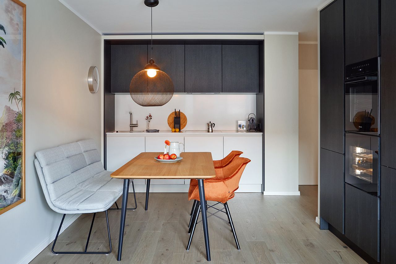 New fully equipped 2-room designer apartment near Carlsplatz and Kö