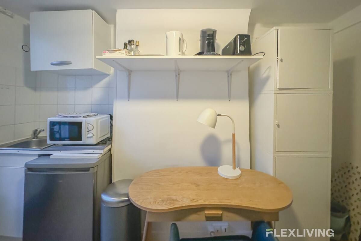 Quiet and bright private studio of 10 m2.