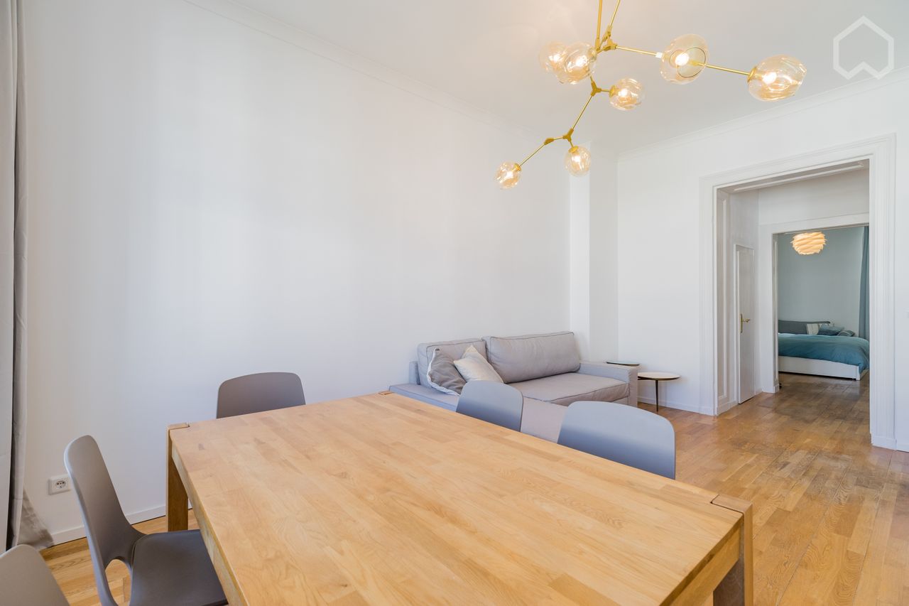 Newly Renovated Altbau in Mitte