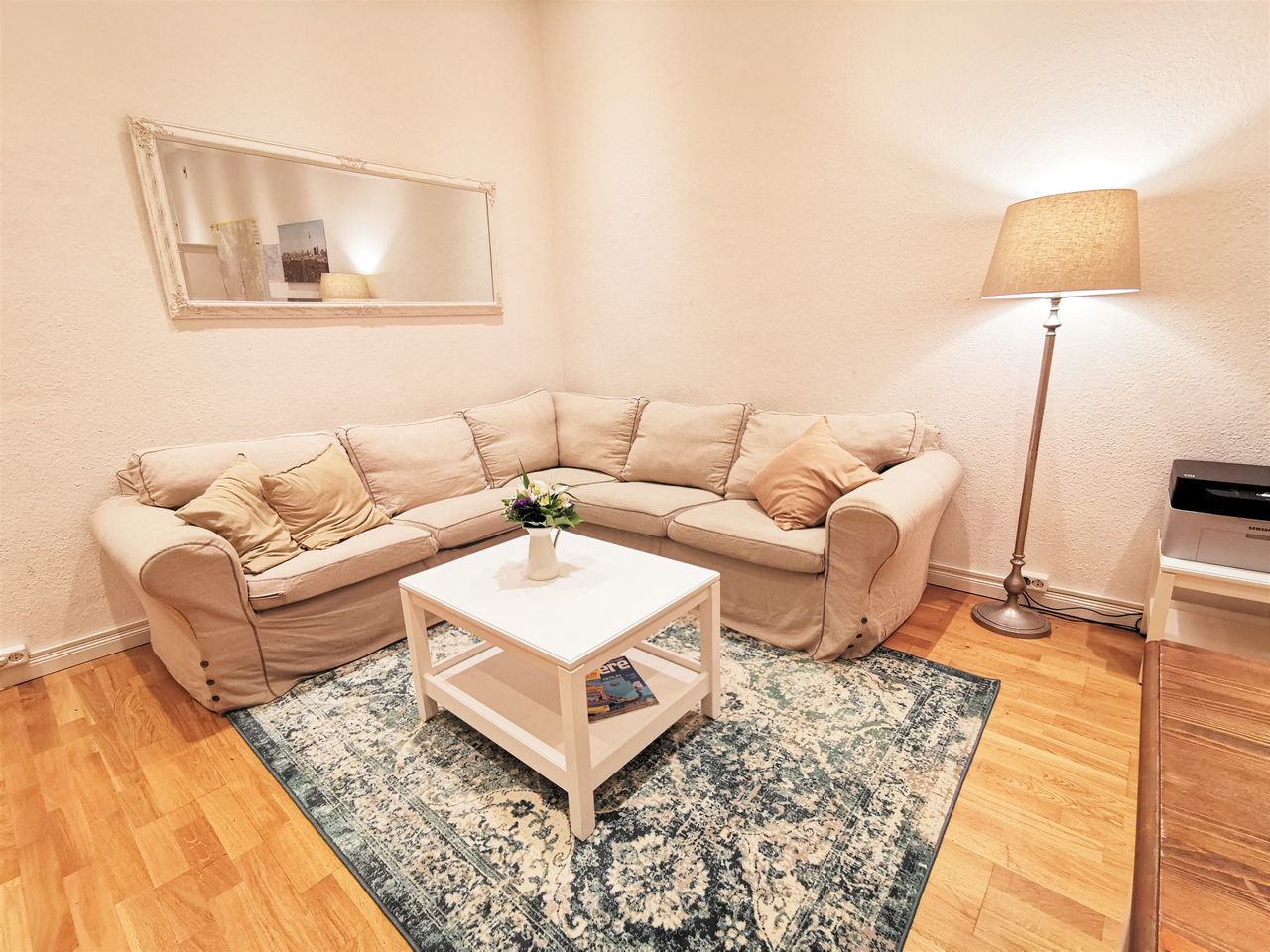 Quiet apartment near to Schloss Charlottenburg,  Boxspring Beds, 2 BR  (4 pers) with Extras