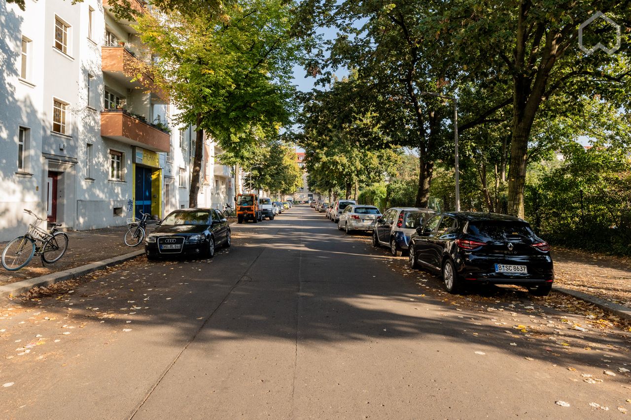 Modern Comforts in the Heart of Neukölln: 1 bedroom apartment with Style