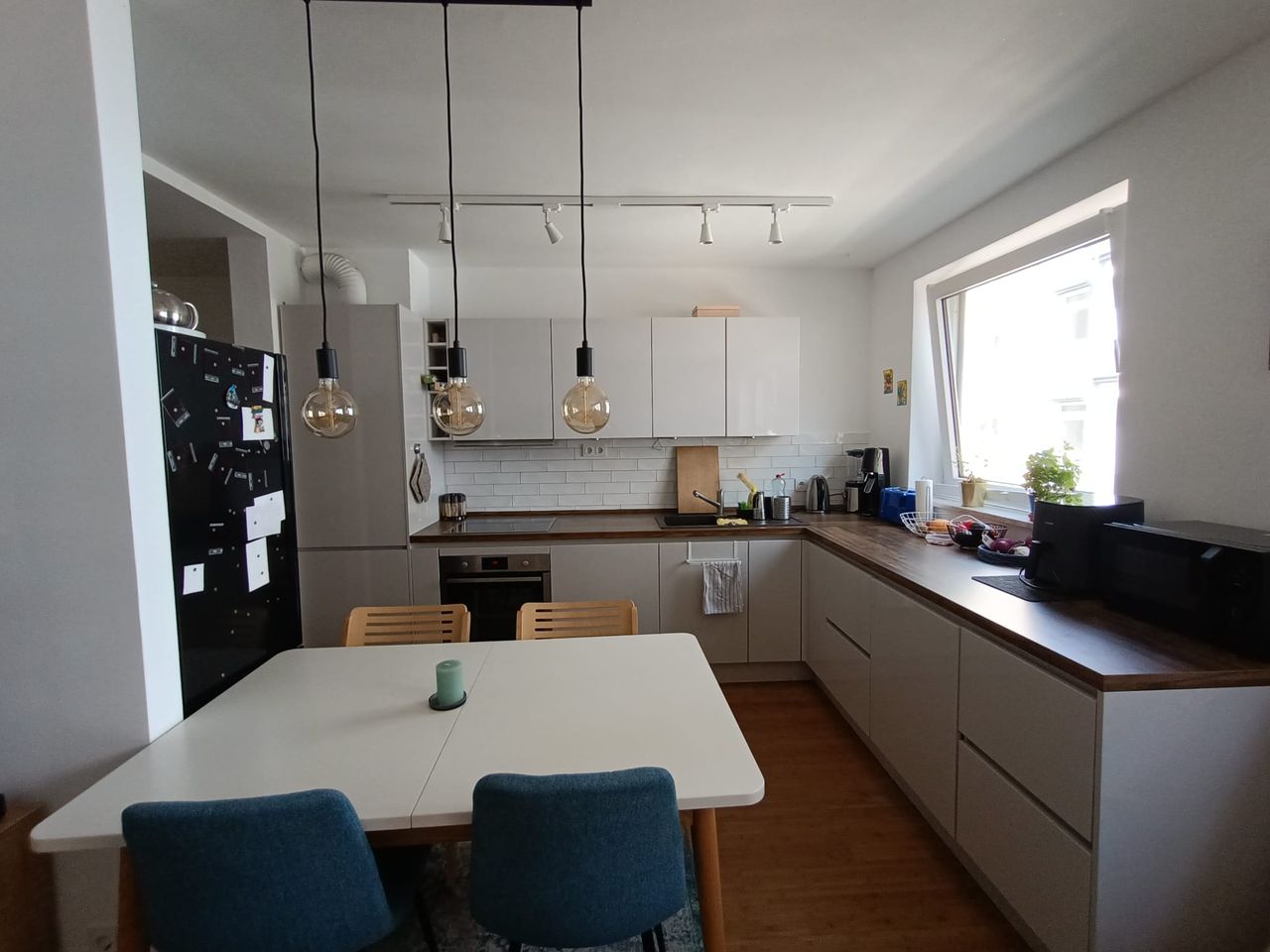 Furnished 2 bedroom apartment with balcony in Cologne city center