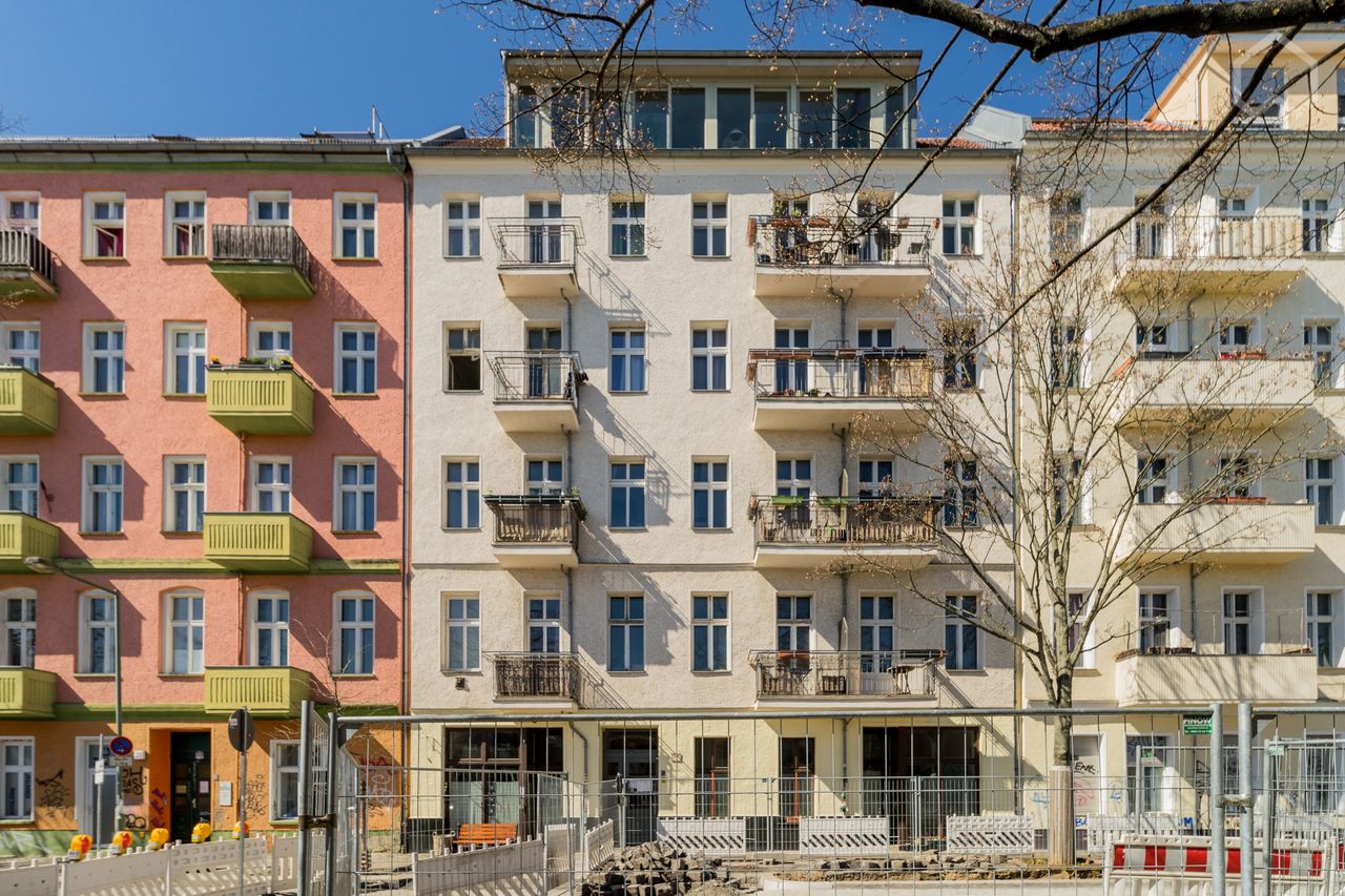 Modern, spacious and beautiful two room flat with balcony in the Hausburgviertel in Friedrichshain
