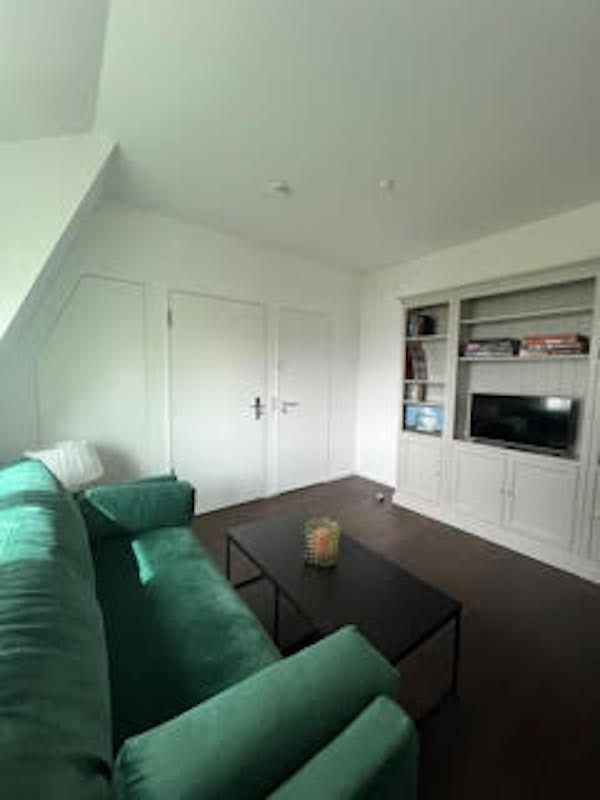 Bright 2-room apartment with modern furnishings in Berlin-Charlottenburg