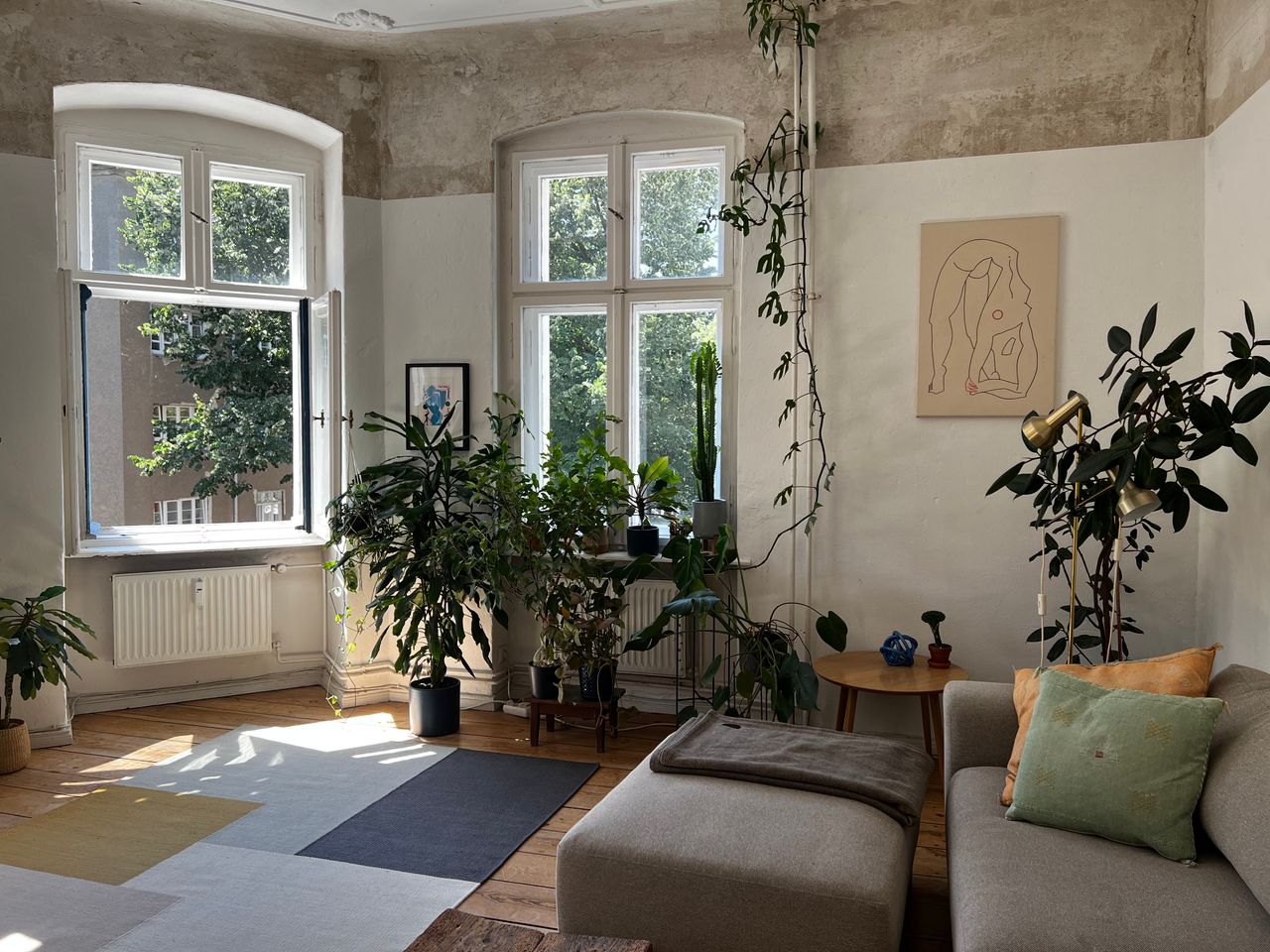 Bright, two rooms altbau in quiet area of Neukölln