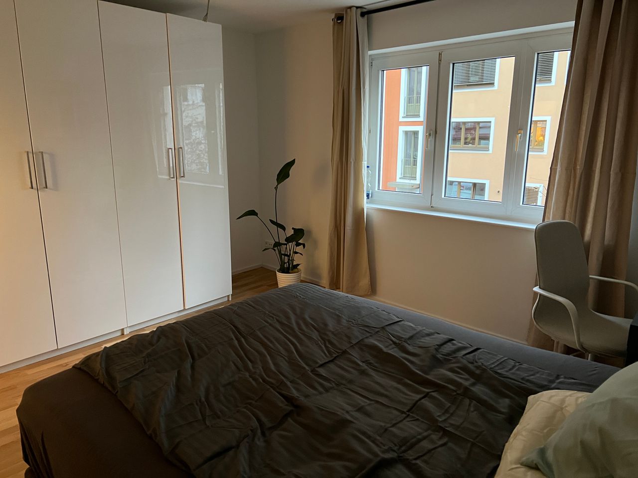 CO-LIVING - Modern furnished room in professional WG / Nordend West