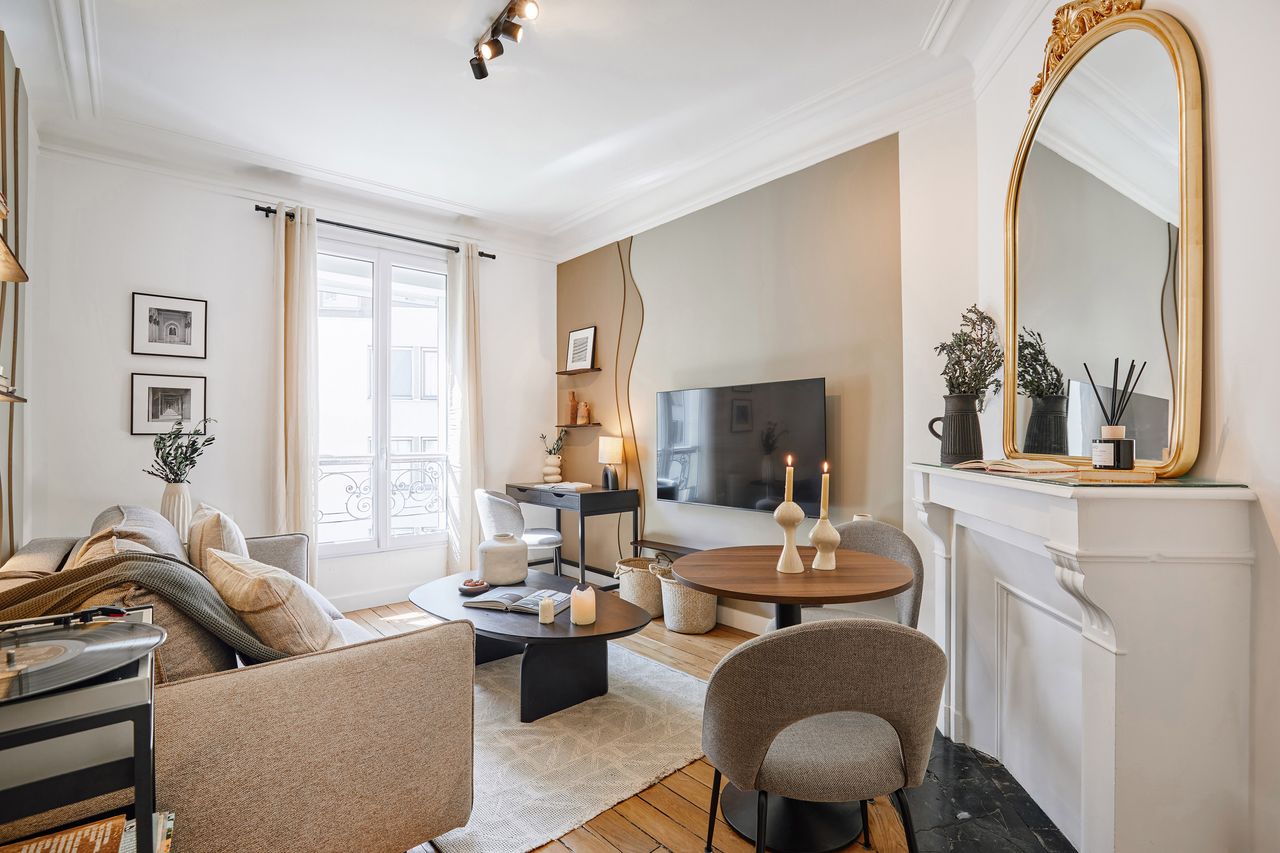 Pales - 1 room in Vaugirard