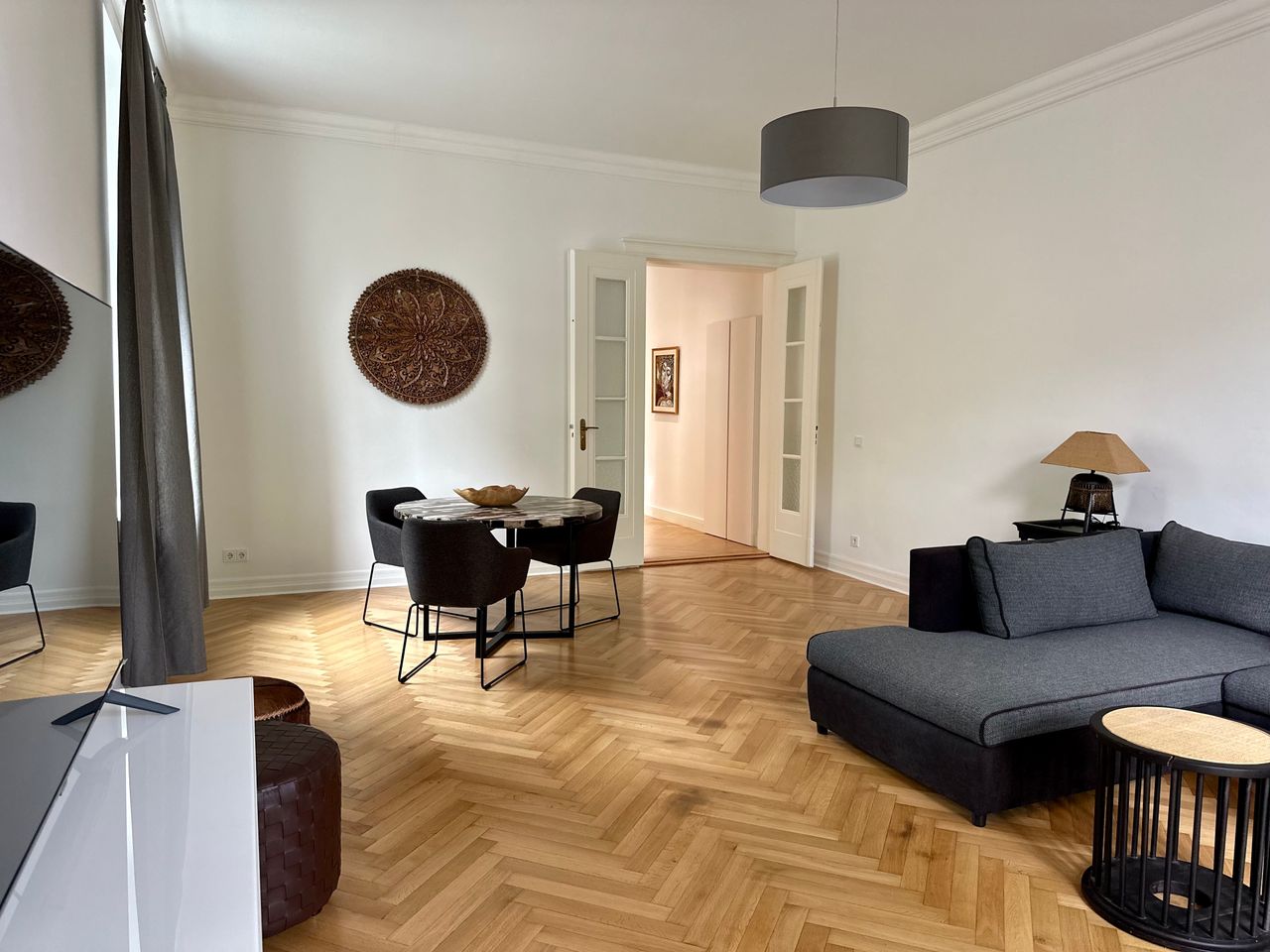 EXCLUSIVE LOCATION - IN THE CENTER OF CITY WEST WITH THE BEST CONNECTIONS