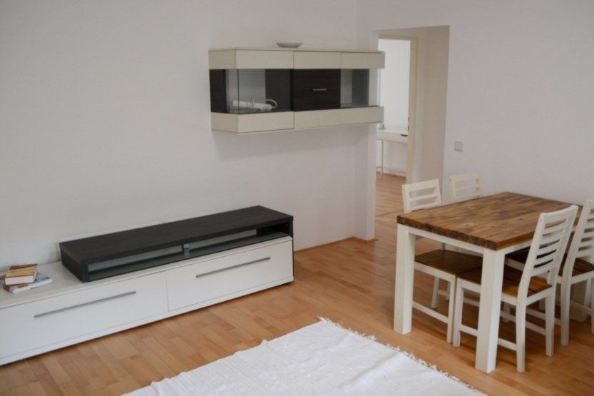 Shared apartment with garden view in 1170 Vienna (Bright 12m2 room)