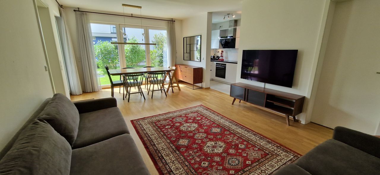 Charming 3-Month Rental: Modern Flat with Garden, Child's Room, and Workspace Space