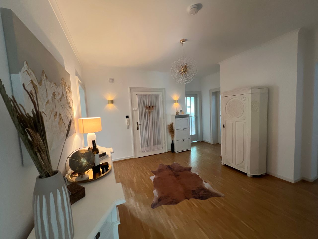 Modern 3-Room Apartment with Sunny Balcony & Forest View in Essen-Stadtwald – Fully Furnished