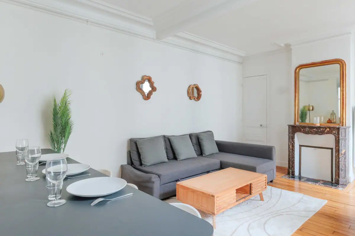 Central Paris Apartment with Modern Amenities