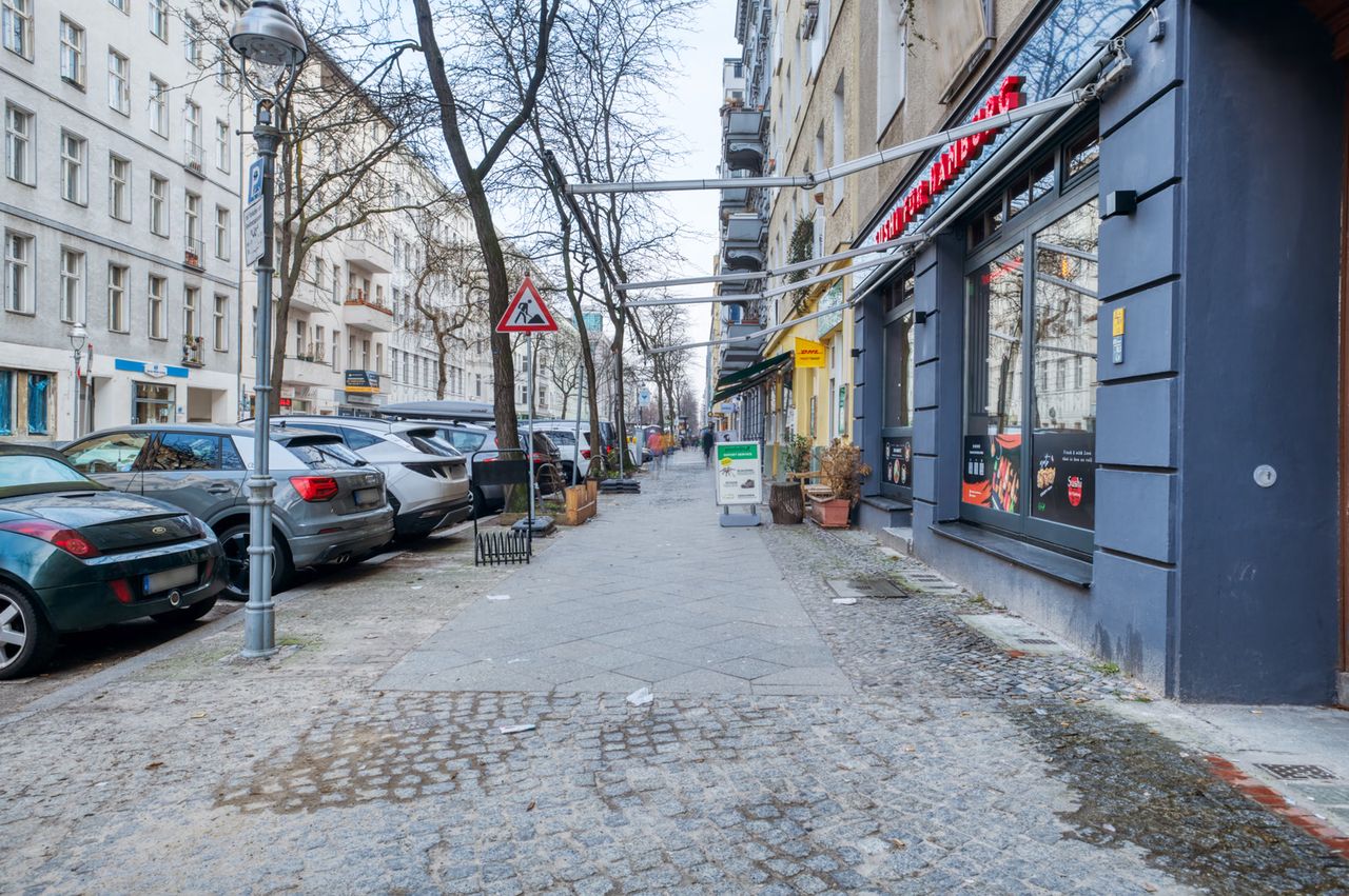 Nice and awesome apartment in Pestalozzistraße(Berlin)