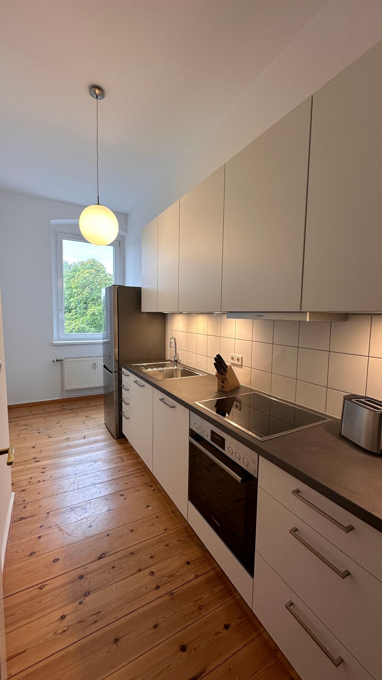 Fashionable, modern suite located in Lichtenberg