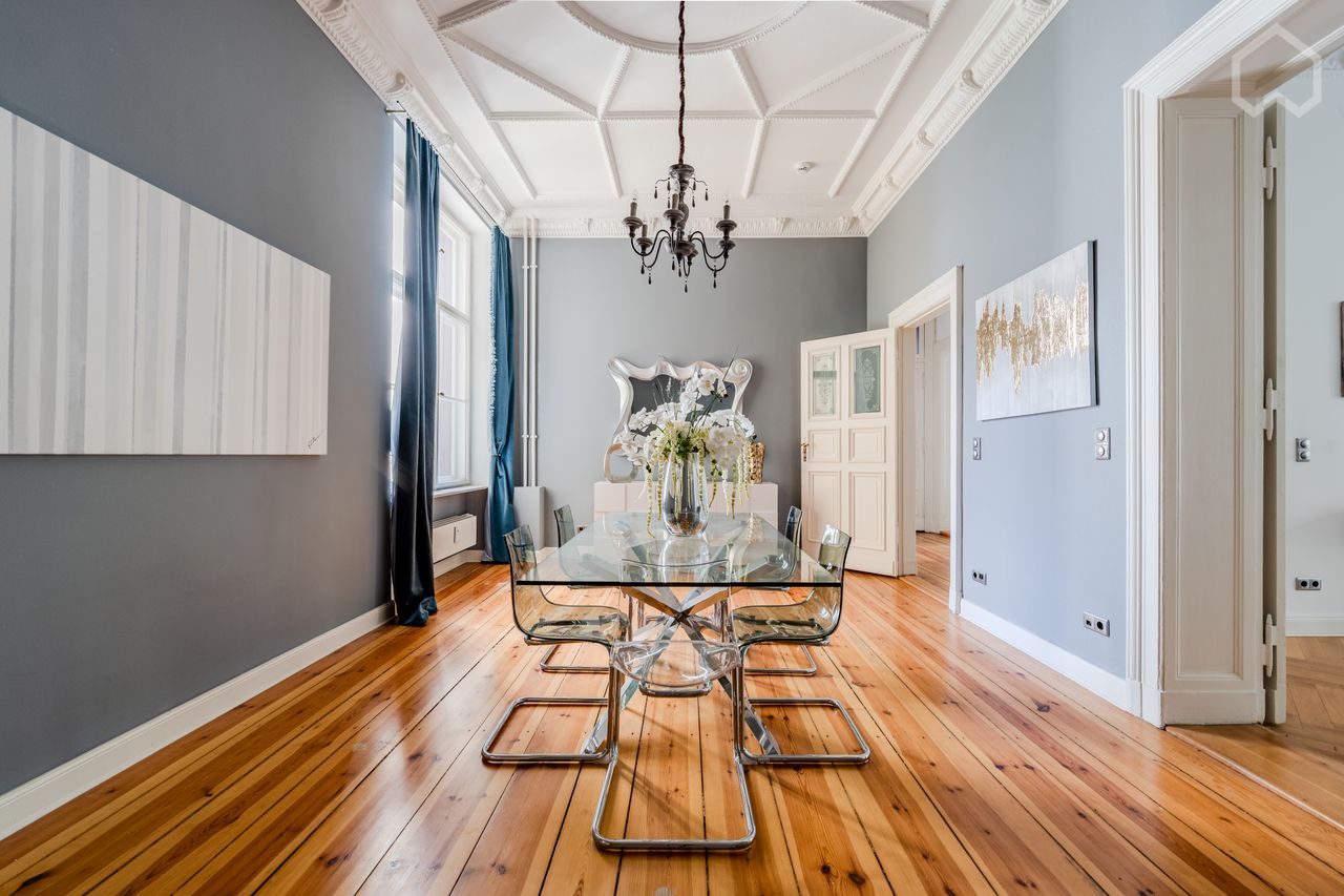 Spacious Elegant Flat in vibrant City West!