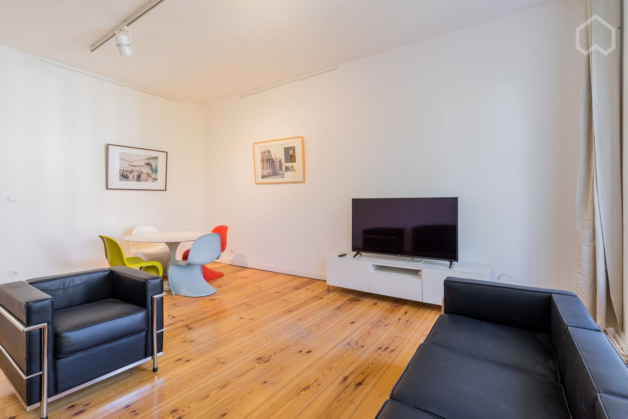 New and bright 3 room designer flat in desired Kreuzberg neighborhood