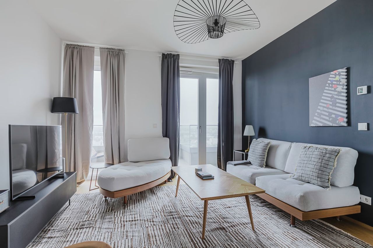 1BR | Landstraße, pool, gym, sauna & a/c