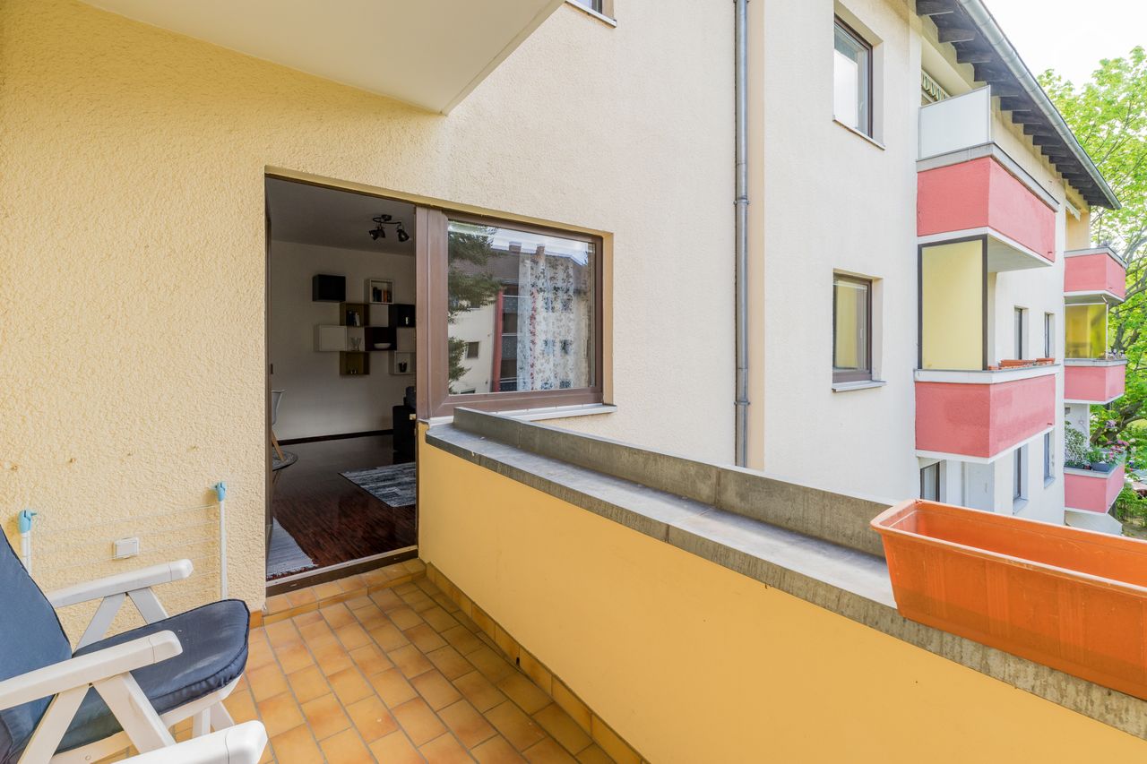 Beautiful decorated 2-room apartment in Berlin with great transport connections