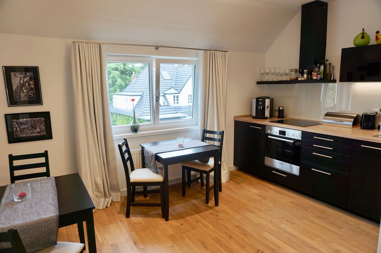 Private room Nr. 2 with guest kitchen in one of Düsseldorf's best residential areas