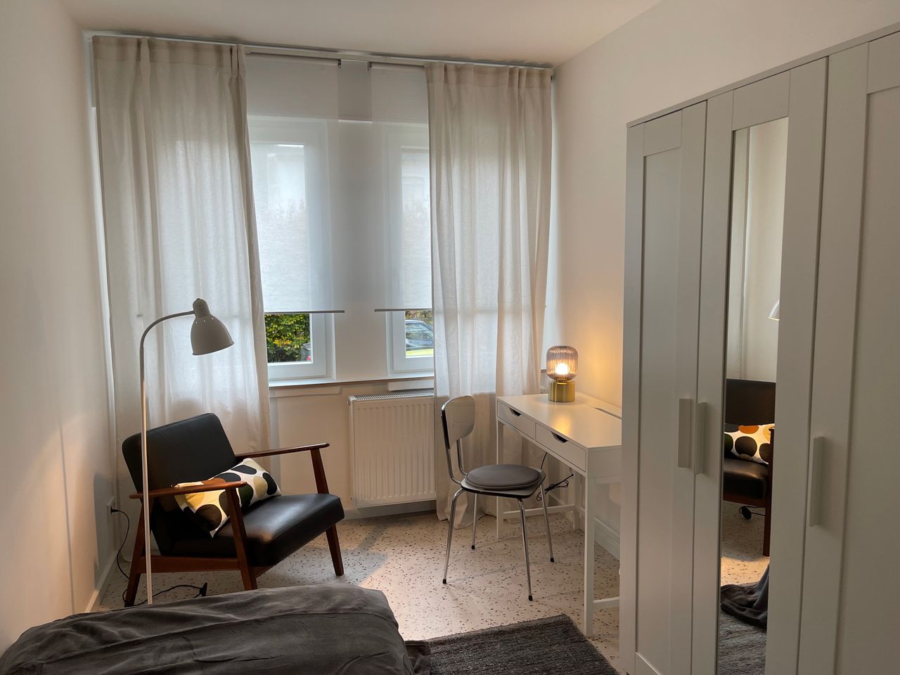 quiet + modern newly renovated furnished apartment with balcony at Moenchengladbach center
