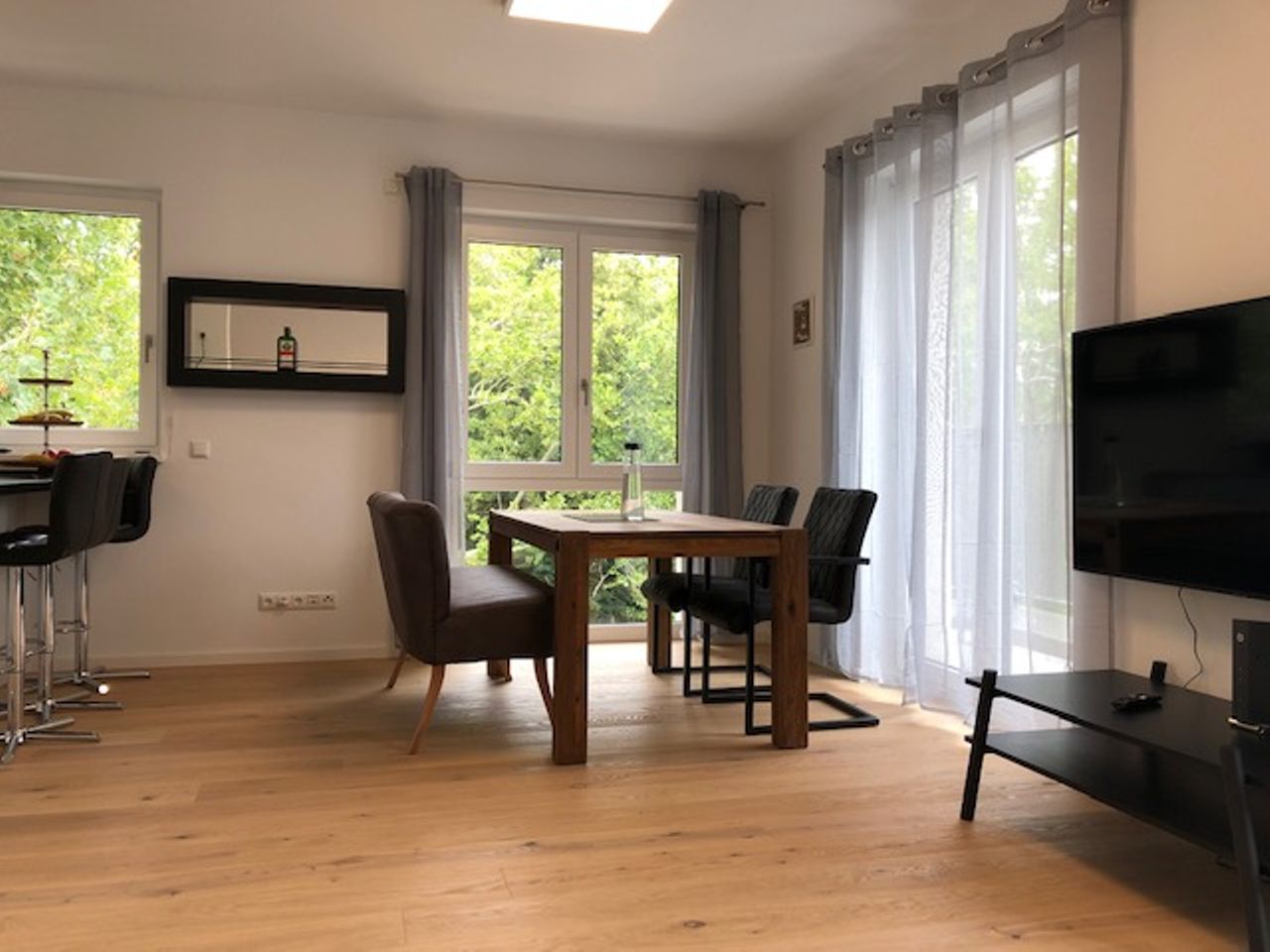 New fully furnished luxurious apartment in the very nice area Berlin-Wilhelmsruh