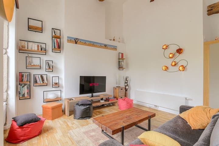 Charming duplex apartment, facing the quays of the Saône, 5 minutes' walk from the Bellecour metro station