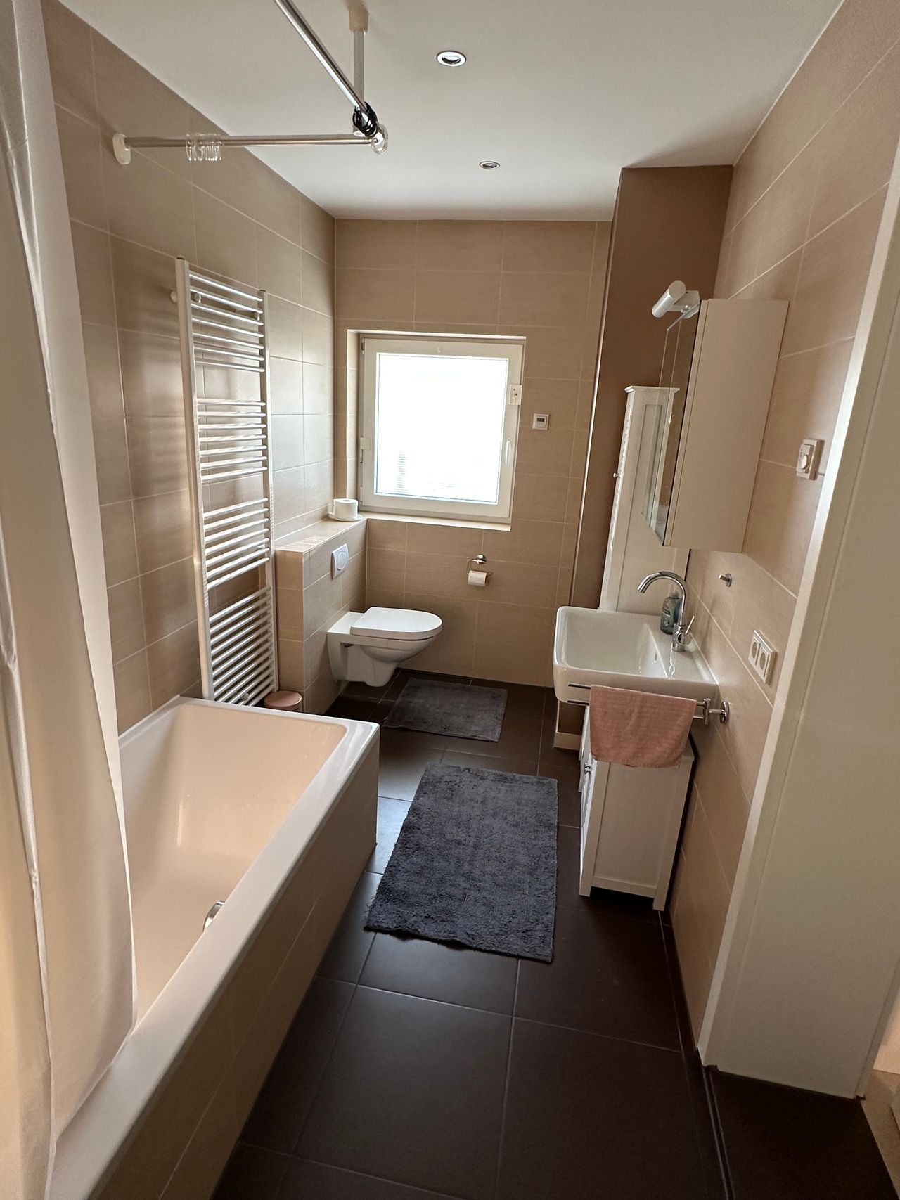 Bright and lovely home in the heart of town